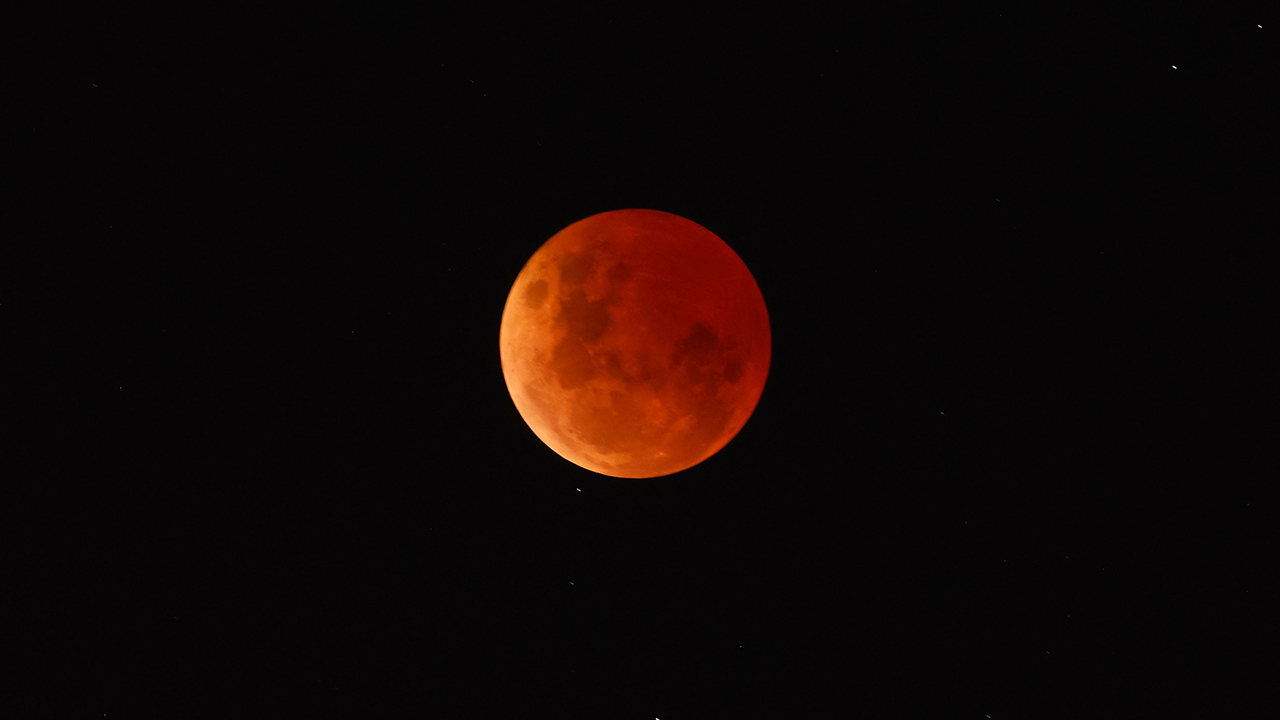 The Von Haessler Doctrine: S15/E048 - Blood Moon!