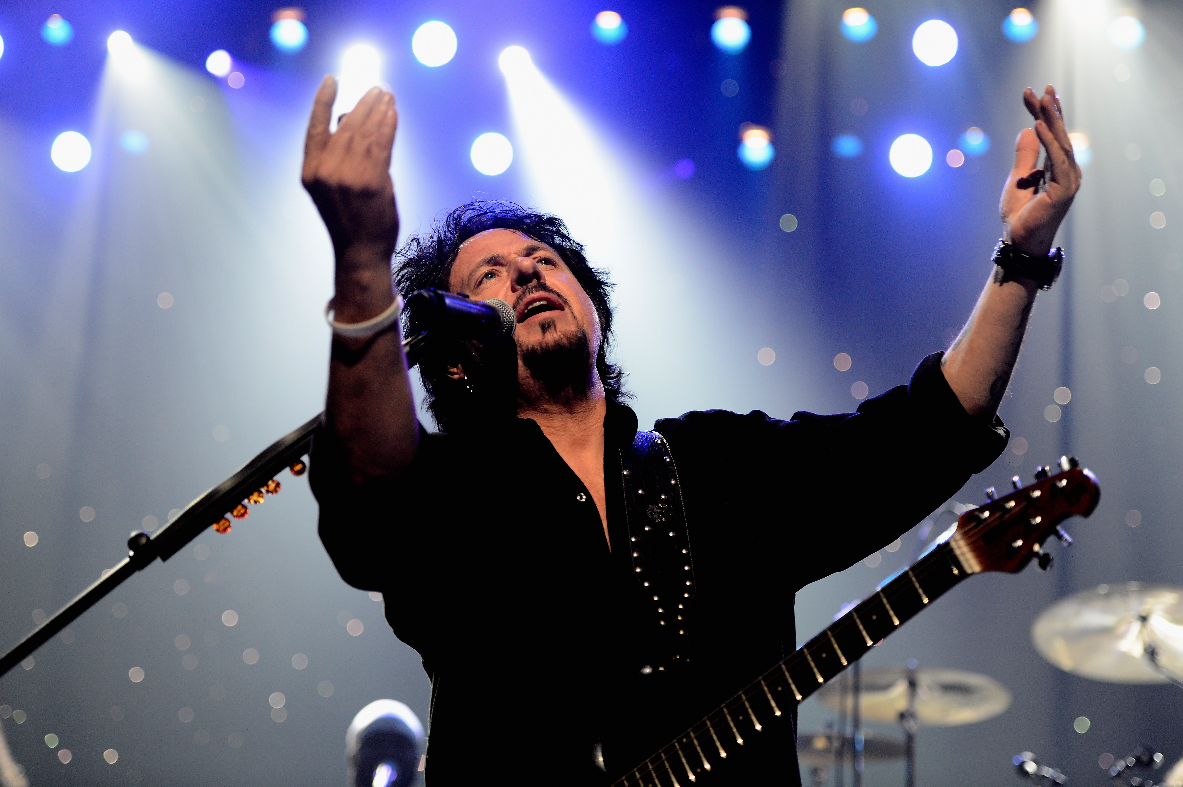Steve Lukather from Toto calls Ethan before wrapping up the Dogz of Oz Tour in Florida
